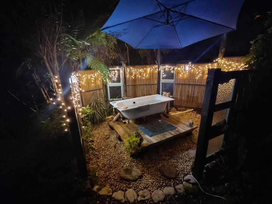 Gumboot Paradise Eco Stay Barrytown ภายนอก รูปภาพ